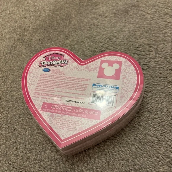 Doorables Valentine Box - Picture 2 of 2